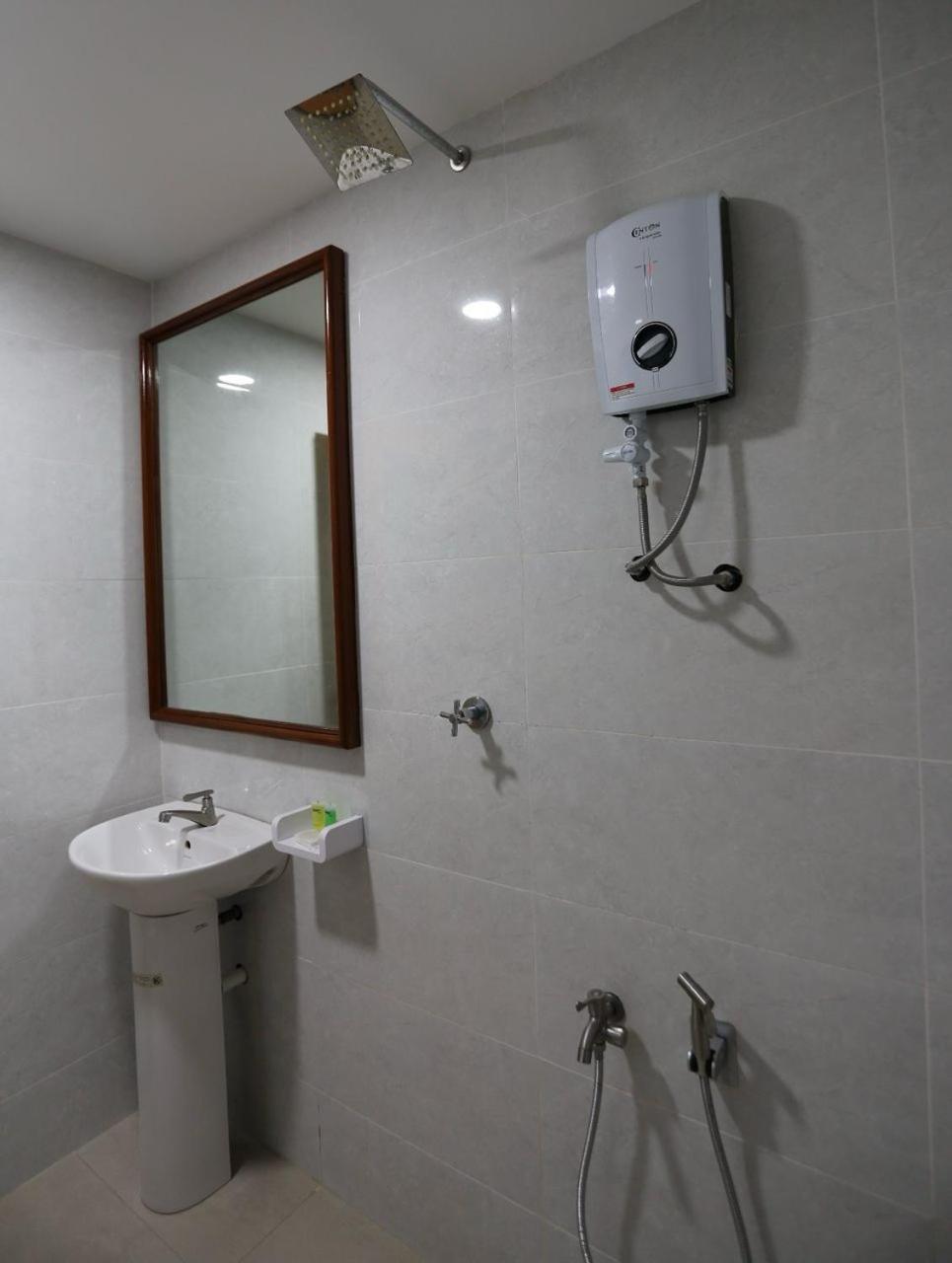 Hotel La Isra At Bukit Bintang Kuala Lumpur Bagian luar foto