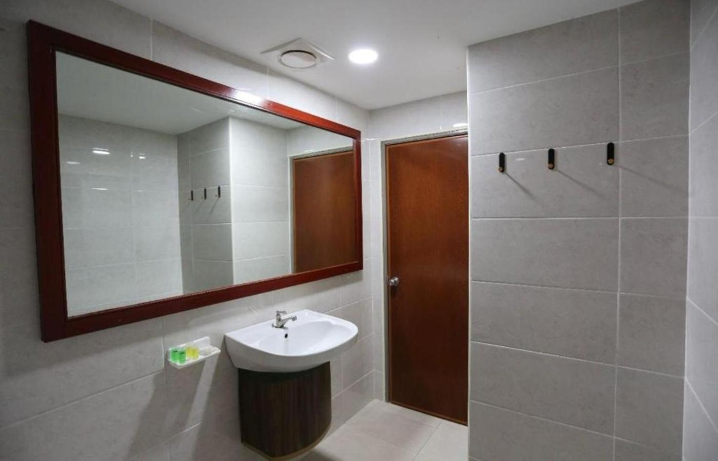 Hotel La Isra At Bukit Bintang Kuala Lumpur Bagian luar foto